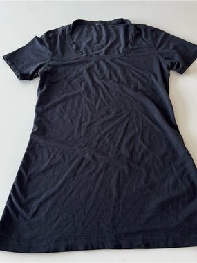 Lululemon Basic Black Scoop Neck Tee - Approx Size 4